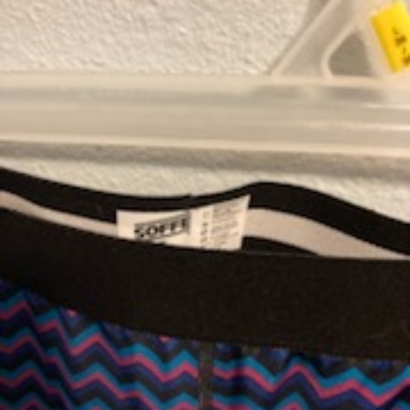 Woman's sz L soffeDri low rise leggings - Picture 3 of 4